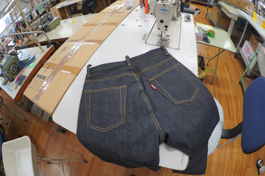 Should You Wash Your Jeans? ジーンズは洗う派？洗わない派？｜Japanese Denim Care Guide